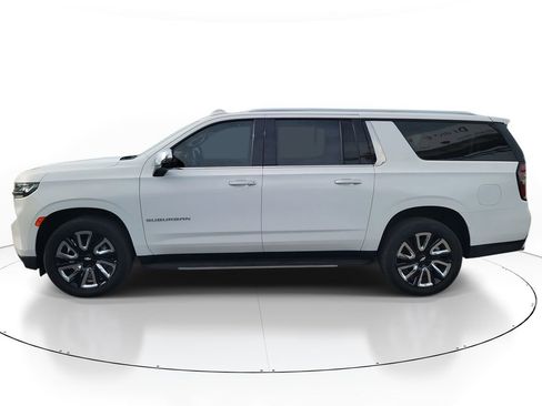 Used 2021 Chevrolet Suburban Premier w/ Premium Package image 7