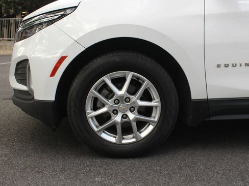 Used 2022 Chevrolet Equinox LT FWD image 11