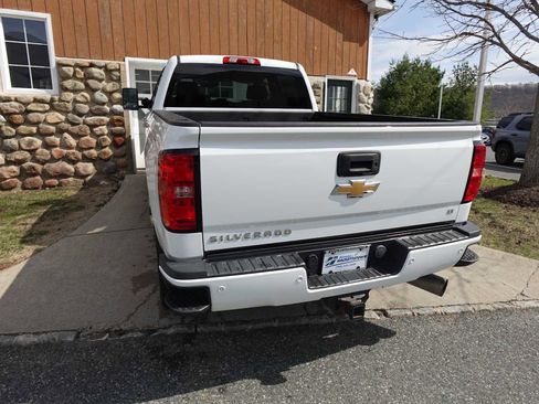 Used 2019 Chevrolet Silverado 2500 LT w/ Custom Sport Edition AWD/4WD image 6