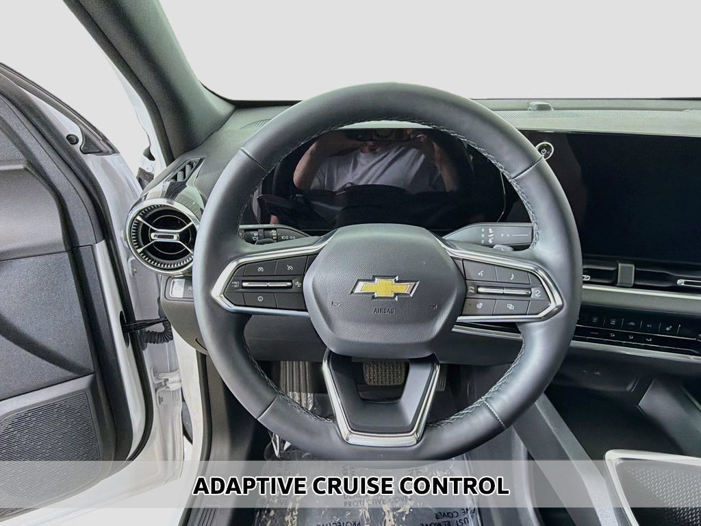 Used 2026 Chevrolet Equinox LT FWD image 4
