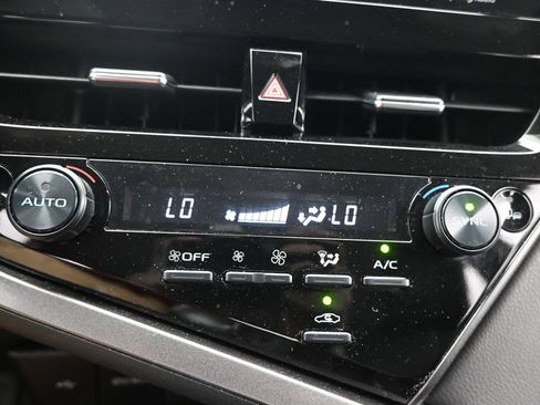 Used 2024 Toyota Camry XSE FWD image 32