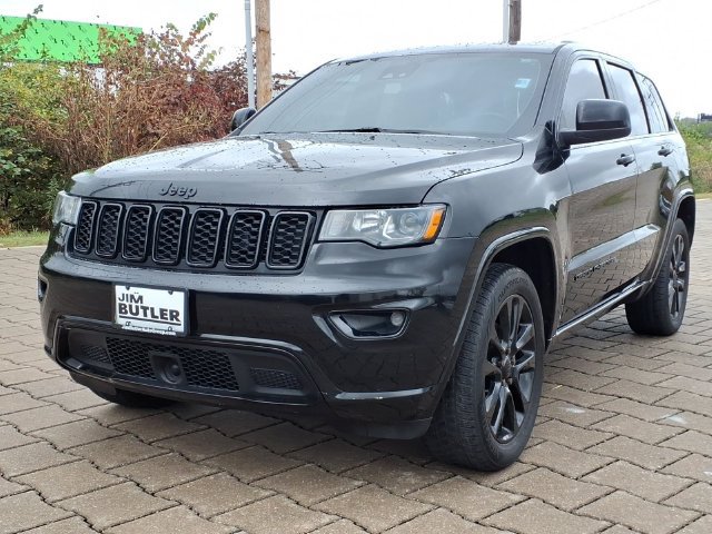 Used 2020 Jeep Grand Cherokee Altitude AWD/4WD image 2