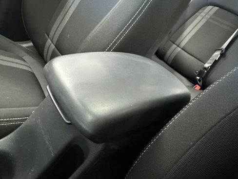 Used 2025 Hyundai Venue SEL FWD image 30