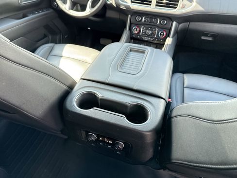 Used 2024 Chevrolet Suburban Z71 w/ Luxury Package image 21