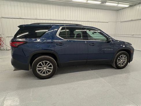 Used 2022 Chevrolet Traverse LT FWD image 3