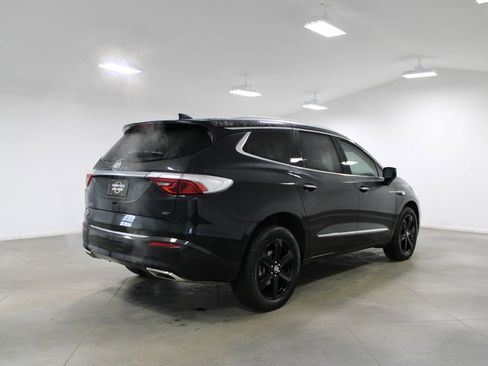 Used 2024 Buick Enclave Essence w/ Sport Touring Edition image 9