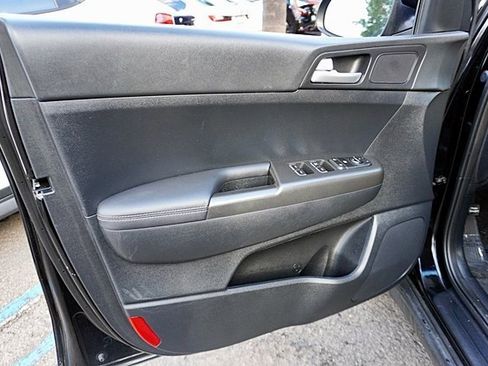 Used 2022 Kia Sportage LX image 22