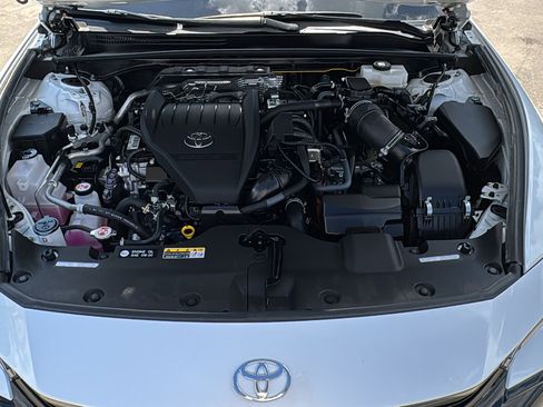 Used 2025 Toyota Crown Platinum image 33