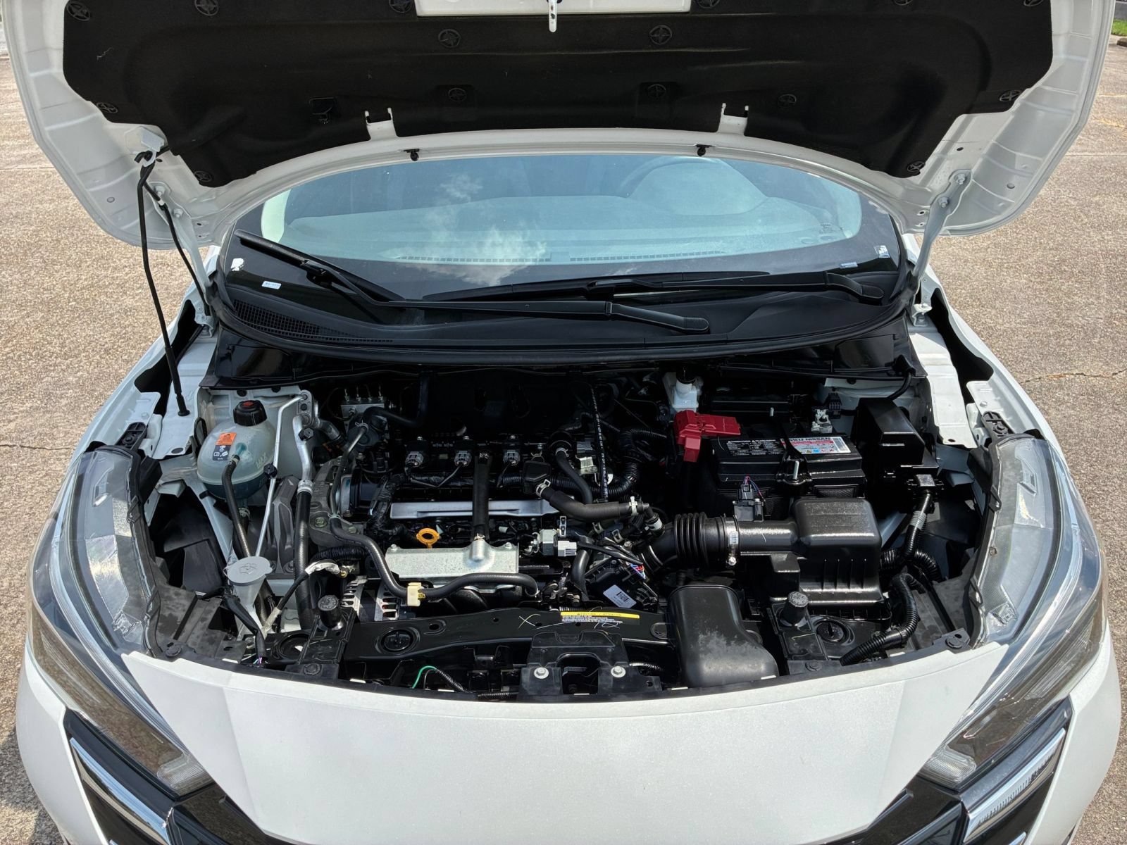 Used 2025 Nissan Versa SV FWD image 29
