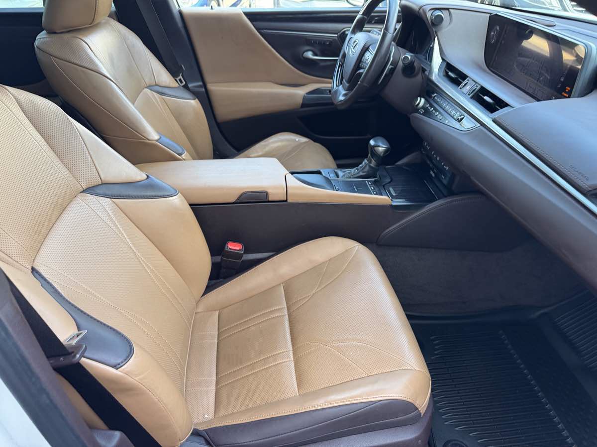 Used 2021 Lexus ES 350 w/ Accessory Package FWD image 16