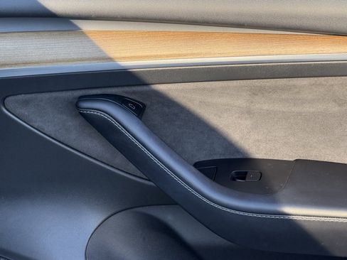 Used 2022 Tesla Model 3 Long Range image 37