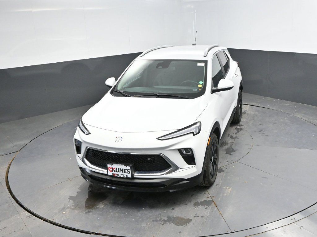 Used 2024 Buick Encore GX Sport Touring FWD image 25