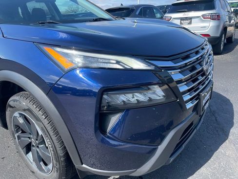 Used 2024 Nissan Rogue SV FWD image 25