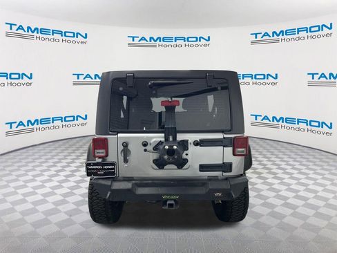 Used 2017 Jeep Wrangler Unlimited Sport w/ Connectivity Group AWD/4WD image 4