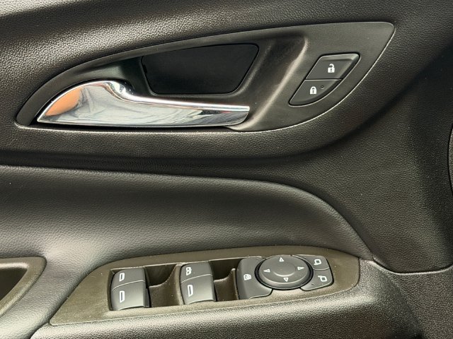 Used 2024 Chevrolet Equinox LT FWD image 18