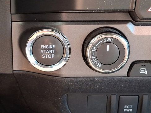 Certified 2023 Toyota Tacoma TRD Off-Road image 22