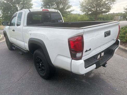 Used 2019 Toyota Tacoma SR w/ SX Package AWD/4WD image 7