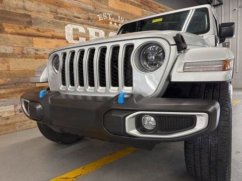 Used 2023 Jeep Wrangler Unlimited Sahara image 10