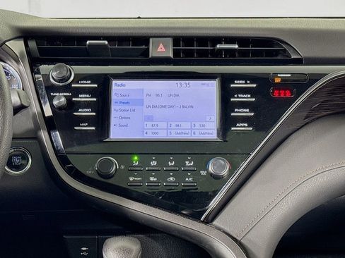 Used 2019 Toyota Camry LE w/ Convenience Package FWD image 11