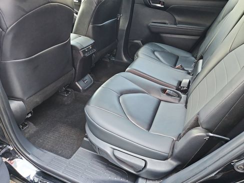 Used 2026 Toyota Highlander XLE AWD/4WD image 33