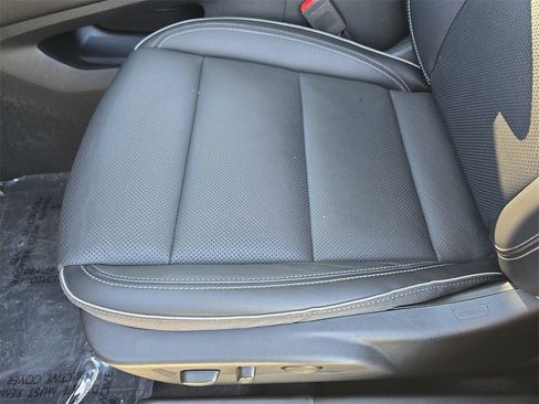 Used 2021 Buick Envision Essence w/ Technology Package I image 32