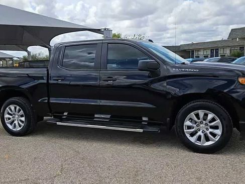 Used 2022 Chevrolet Silverado 1500 Custom w/ Safety Confidence Package RWD image 9