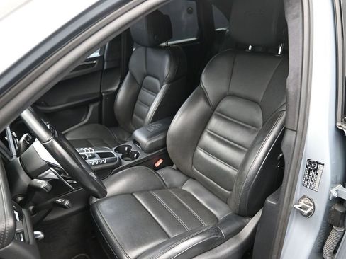 Certified 2020 Porsche Macan GTS w/ Premium Package Plus (PF4) AWD/4WD image 8