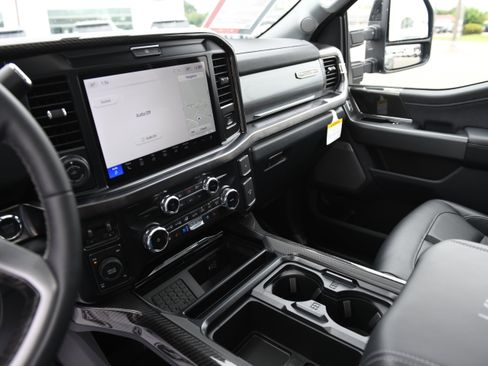 New 2026 Ford F250 Lariat w/ Black Appearance Package AWD/4WD image 22