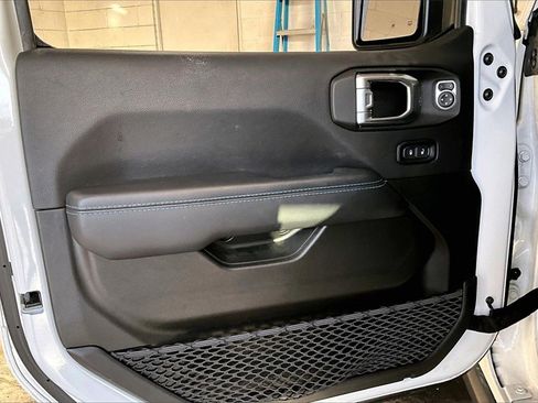 Used 2022 Jeep Wrangler Unlimited Rubicon 4xe image 14