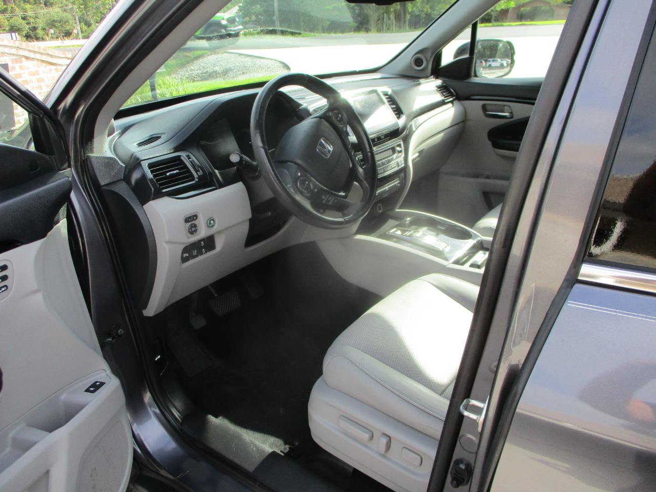 Used 2018 Honda Pilot Elite image 13