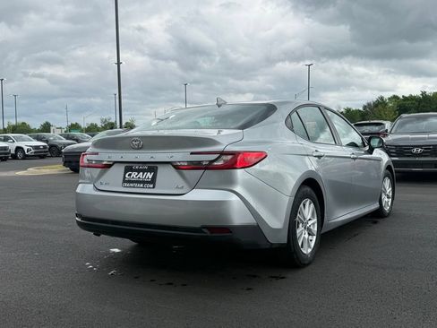 Used 2025 Toyota Camry LE FWD image 5