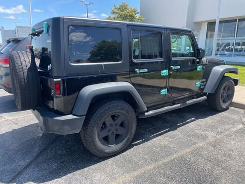 Used 2018 Jeep Wrangler Unlimited Sport S AWD/4WD image 3