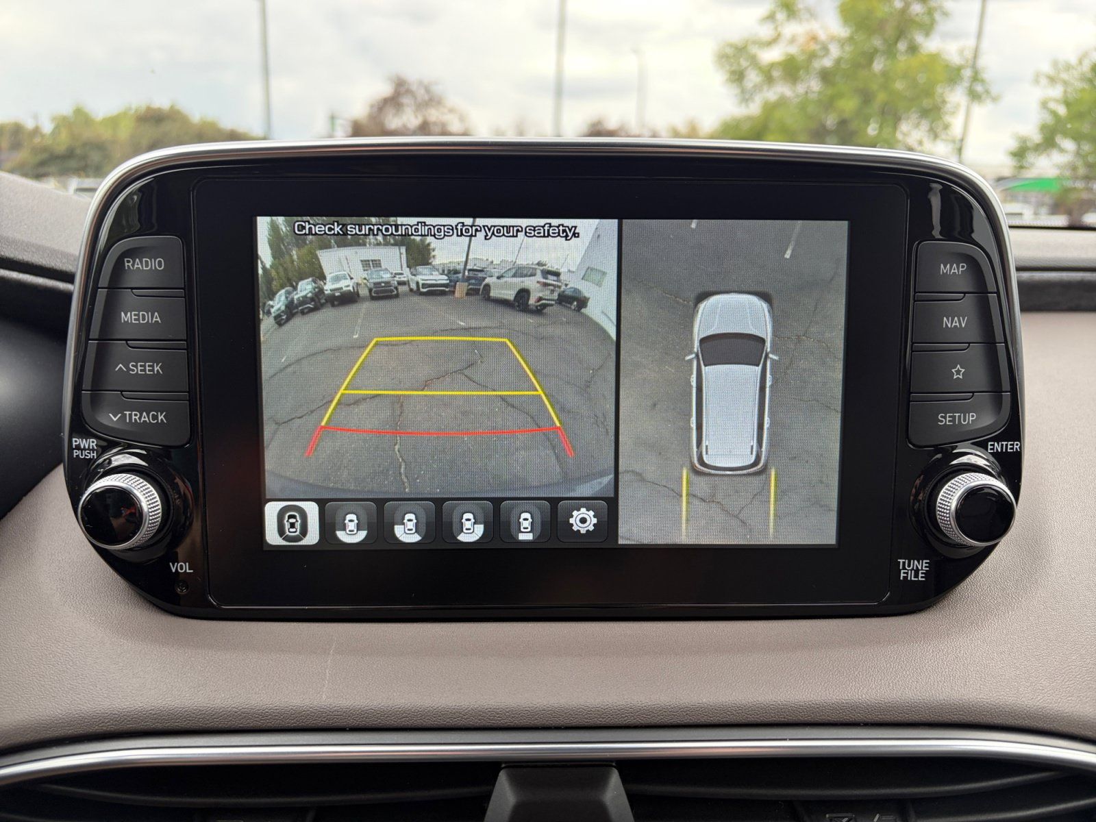 Used 2020 Hyundai Santa Fe Limited AWD/4WD image 29