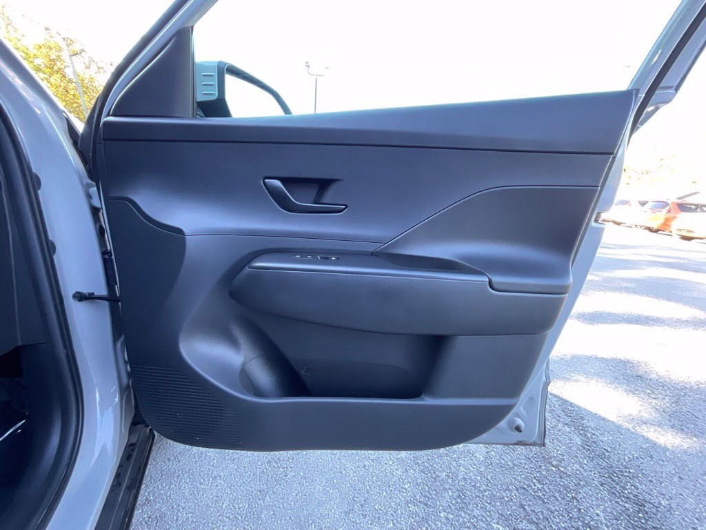 Used 2025 Hyundai Kona SEL AWD/4WD image 21