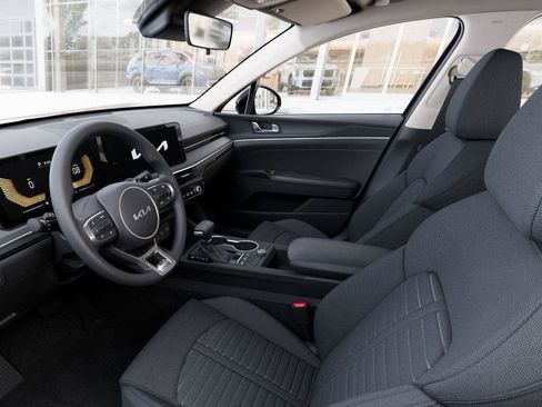 New 2026 Kia K5 LXS image 17