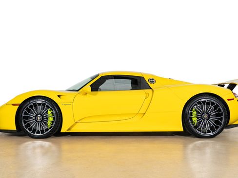Used 2015 Porsche 918 Spyder AWD/4WD image 23