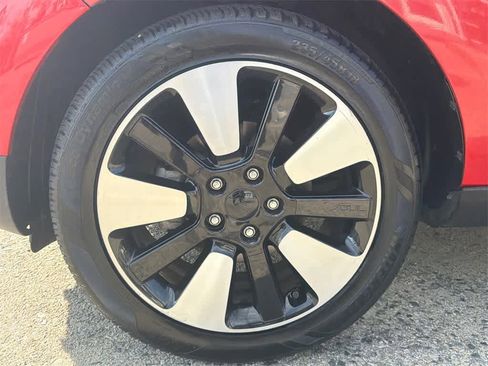 Used 2019 Kia Soul + image 9