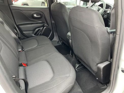 Used 2023 Jeep Renegade Latitude image 28