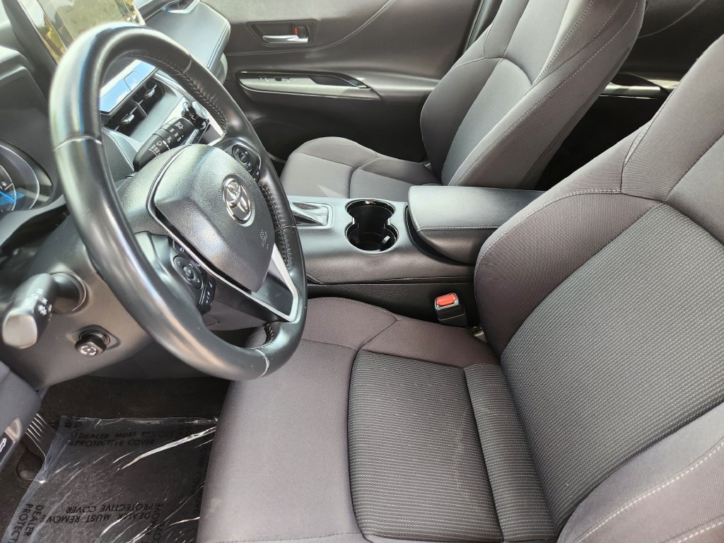 Used 2024 Toyota Venza LE AWD/4WD image 4