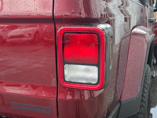 Used 2021 Jeep Gladiator Sport AWD/4WD image 9
