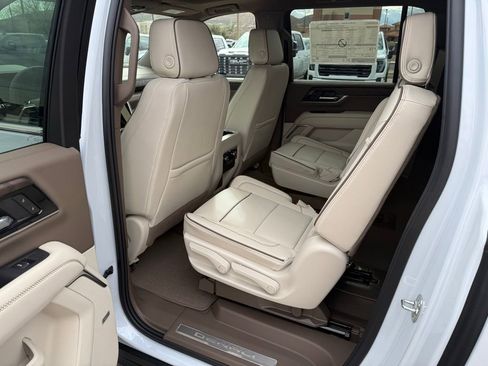New 2026 GMC Yukon XL Denali w/ Sun & Power Step Package image 24