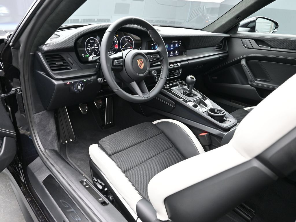 Used 2026 Porsche 911 GT3 RWD image 4