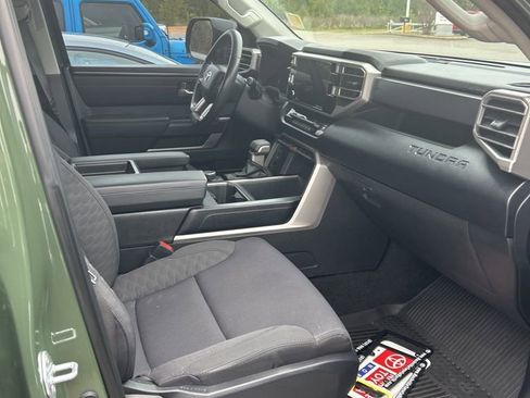 Used 2022 Toyota Tundra SR5 w/ Convenience Package image 10