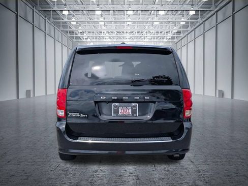 Used 2019 Dodge Grand Caravan SE w/ UConnect Hands-Free Group FWD image 8