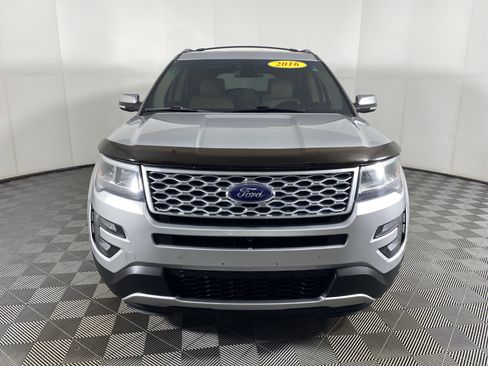 Used 2016 Ford Explorer Platinum image 14