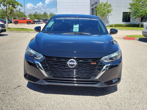 Certified 2025 Nissan Sentra SR FWD image 2