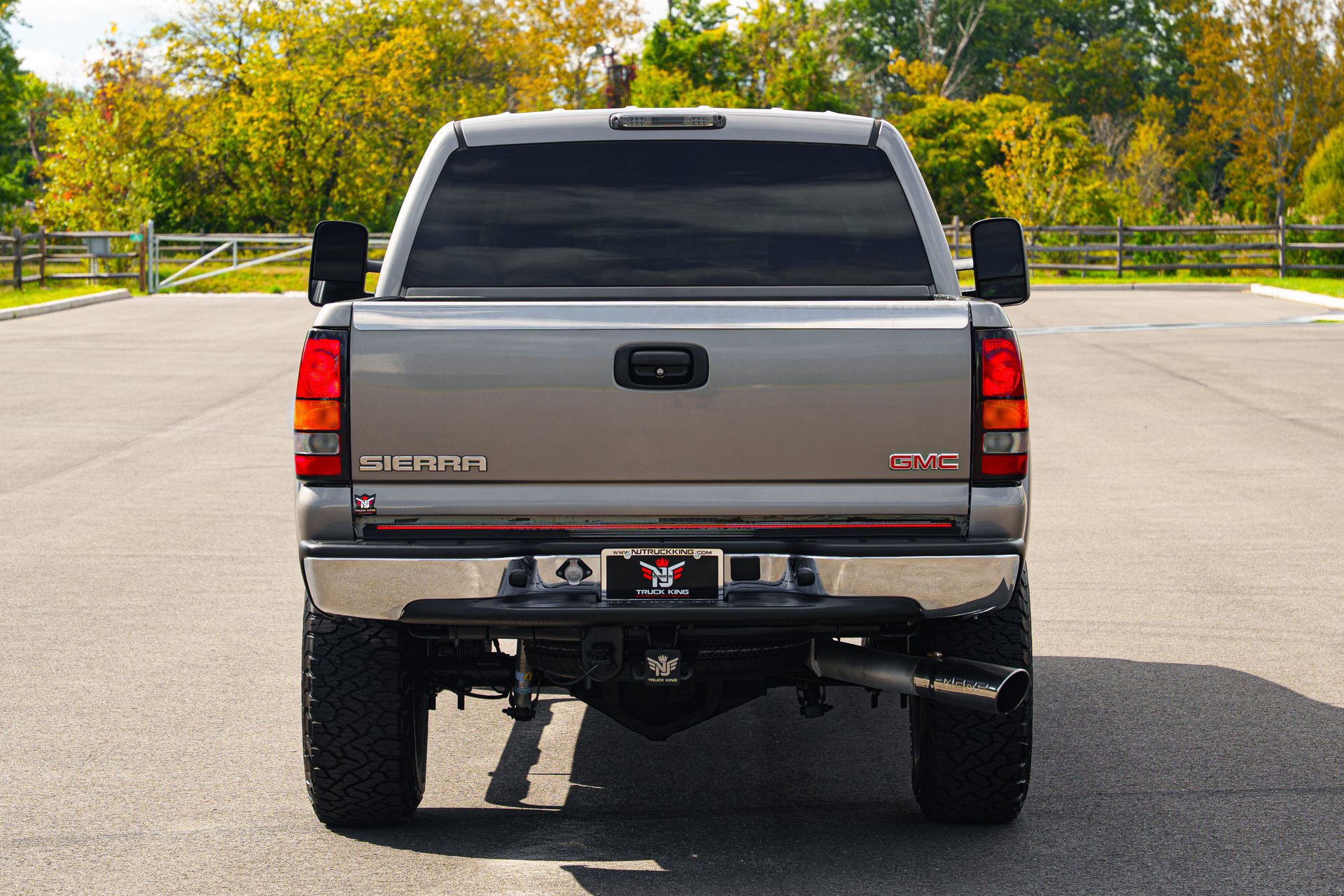 Used 2007 GMC Sierra 2500 SLT w/ Heavy-Duty Power Package AWD/4WD image 8