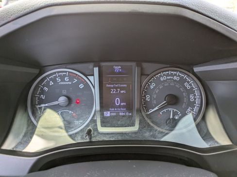 Used 2020 Toyota Tacoma TRD Sport image 3