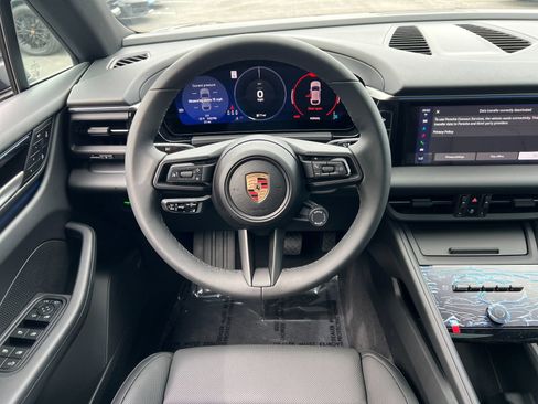 Certified 2025 Porsche Macan Electric image 16