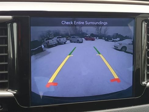 Used 2017 Chrysler Pacifica Touring image 37